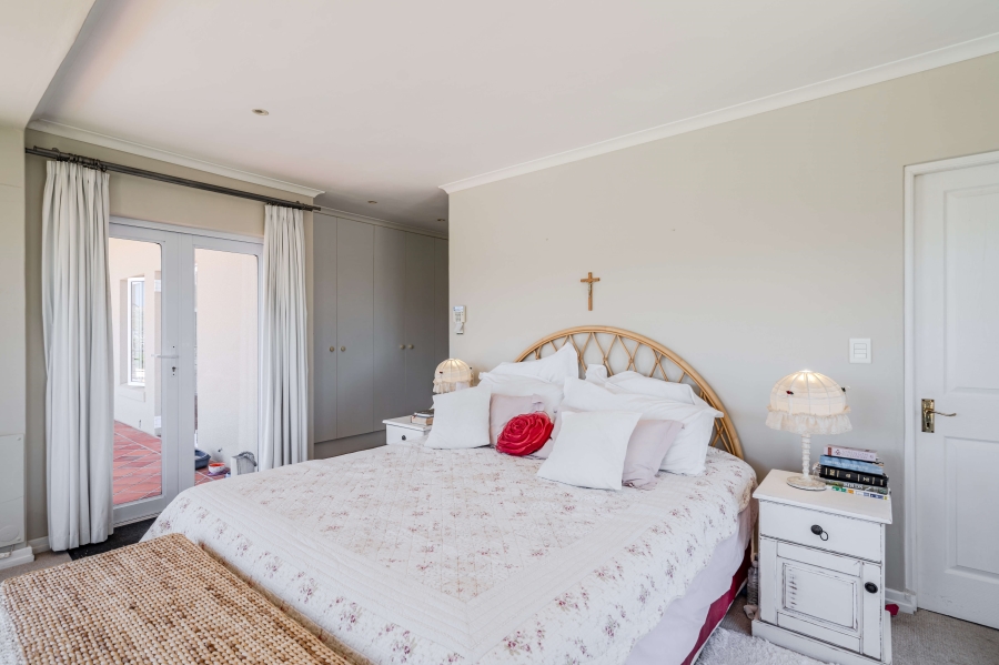 4 Bedroom Property for Sale in Glencairn Heights Western Cape